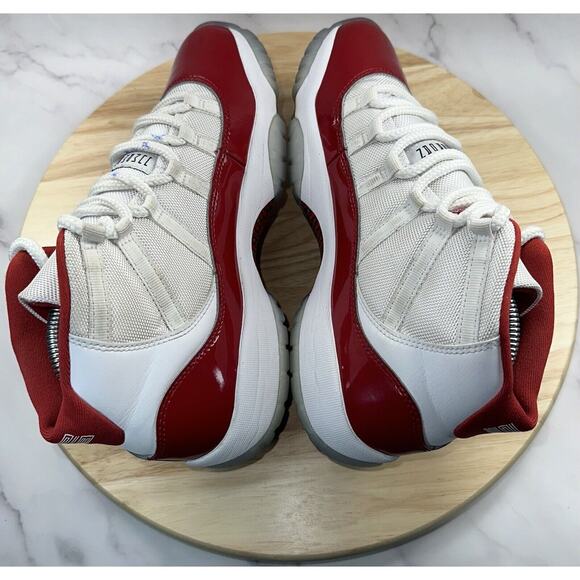 Nike Jordan 11 Retro 'Cherry' 2022 (GS) Size 7Y 8.5W Red White Shoes - Picture 9 of 13
